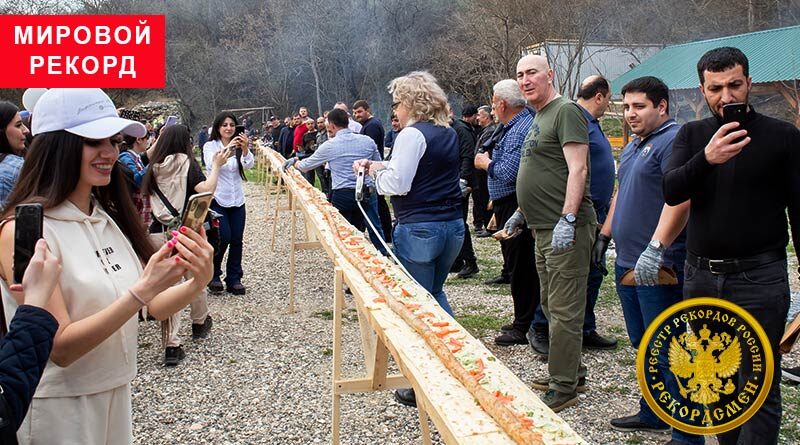 samyj dlinnyj v mire ljulja kebab na edinom celnom shampure prigotovlen v pjatigorske